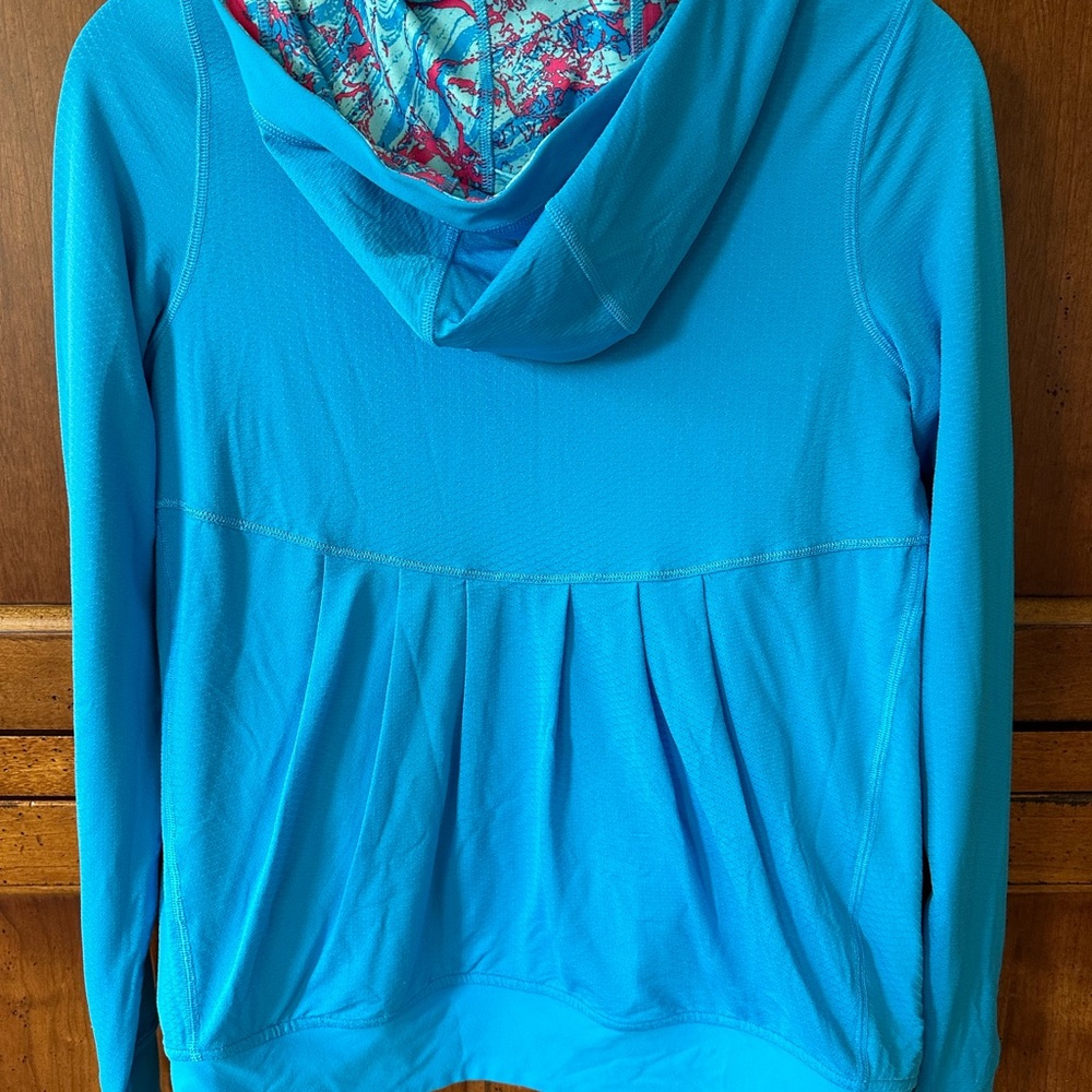 Ivivva reversible dry-fit hoodie. Girls size 12. Like new. - Picture 6 of 7